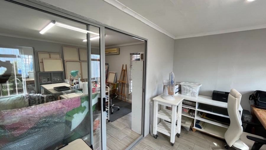 To Let commercial Property for Rent in Somerset West Western Cape